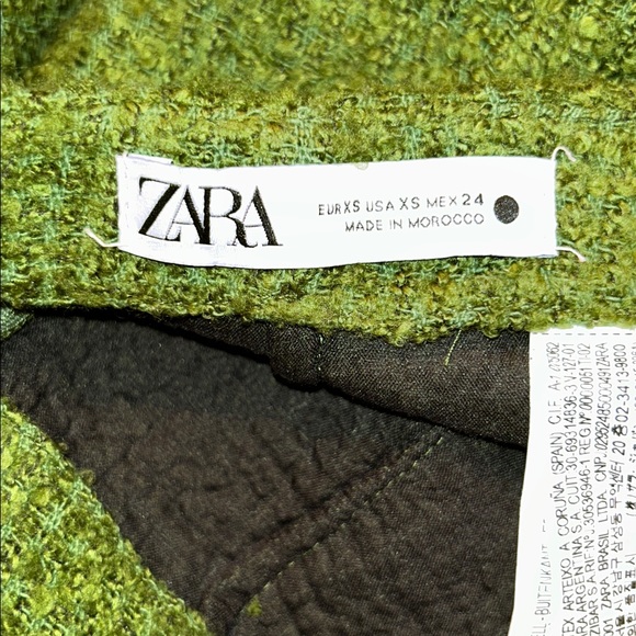 Zara sz XS Green boucle with Chain detail Mini Skirt with back zipper - Picture 3 of 5